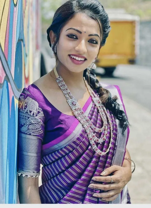 Purple_Woven_Banarasi_Silk_Saree_with_Saree_Cover
